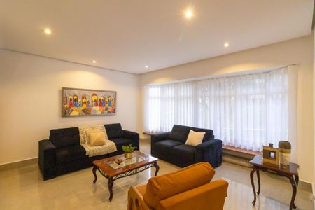 Casa de condomínio à venda com 365m², 4 quartos e 2 vagasSala de Estar