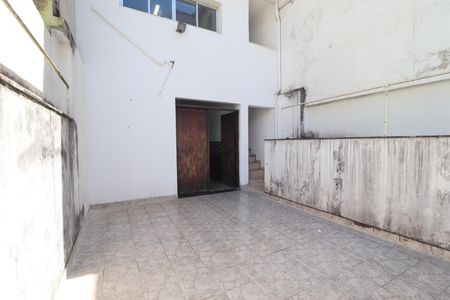 Casa à venda com 301m², 2 quartos e 4 vagasQuintal