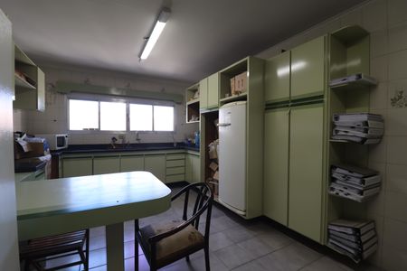 Casa à venda com 301m², 2 quartos e 4 vagasCozinha