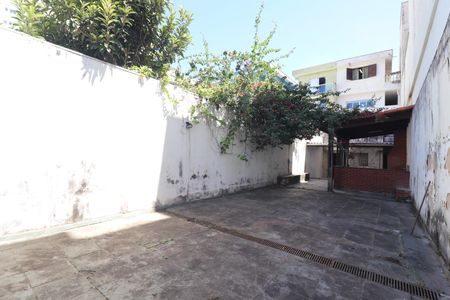 Casa à venda com 301m², 2 quartos e 4 vagasQuintal