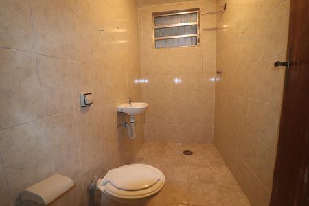 Casa à venda com 301m², 2 quartos e 4 vagasCasa 2 Banheiro 