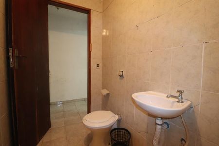 Casa à venda com 301m², 2 quartos e 4 vagasCasa 2 Banheiro 