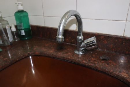 Casa à venda com 301m², 2 quartos e 4 vagasBanheiro 2