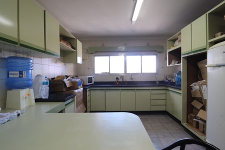 Casa à venda com 301m², 2 quartos e 4 vagasCozinha