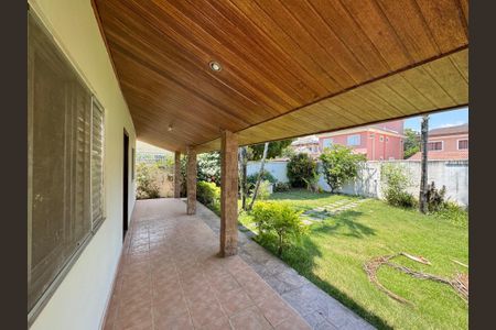 Casa de condomínio à venda com 190m², 3 quartos e 2 vagas Casa de condomínio à venda com 190m², 3 quartos e 2 vagasÁrea externa