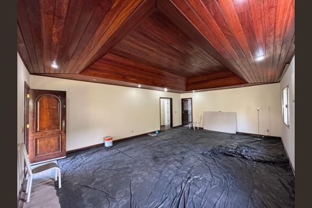 Casa de condomínio à venda com 190m², 3 quartos e 2 vagas Casa de condomínio à venda com 190m², 3 quartos e 2 vagasSala