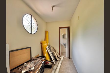 Casa de condomínio à venda com 190m², 3 quartos e 2 vagas Casa de condomínio à venda com 190m², 3 quartos e 2 vagasÁrea de Serviço - Quarto
