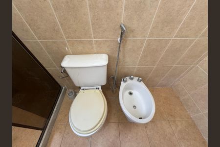 Casa de condomínio à venda com 190m², 3 quartos e 2 vagas Casa de condomínio à venda com 190m², 3 quartos e 2 vagasSuíte - Banheiro