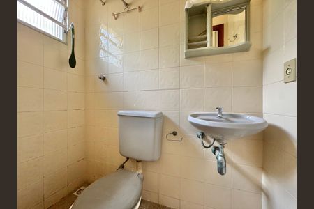 Casa de condomínio à venda com 190m², 3 quartos e 2 vagas Casa de condomínio à venda com 190m², 3 quartos e 2 vagasÁrea de Serviço - Banheiro