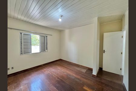 Casa de condomínio à venda com 190m², 3 quartos e 2 vagas Casa de condomínio à venda com 190m², 3 quartos e 2 vagasQuarto
