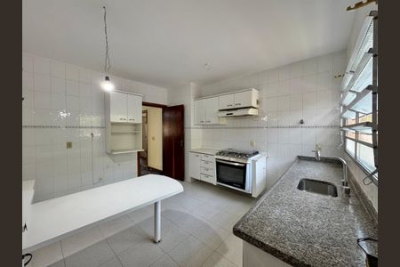 Casa de condomínio à venda com 190m², 3 quartos e 2 vagas Casa de condomínio à venda com 190m², 3 quartos e 2 vagasCozinha