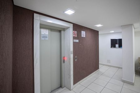 Apartamento à venda com 63m², 2 quartos e 1 vaga Apartamento à venda com 63m², 2 quartos e 1 vagaHall social