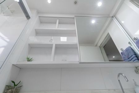 Apartamento à venda com 63m², 2 quartos e 1 vaga Apartamento à venda com 63m², 2 quartos e 1 vagaBanheiro da suíte