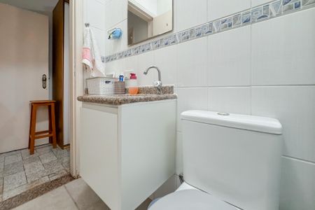 Casa à venda com 100m², 3 quartos e 2 vagasBanheiro da Suíte