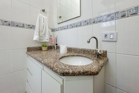 Casa à venda com 100m², 3 quartos e 2 vagasBanheiro Corredor