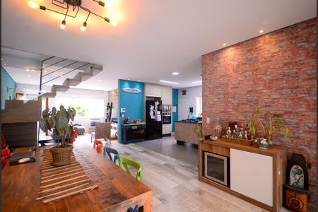 Casa à venda com 270m², 3 quartos e 4 vagas Casa à venda com 270m², 3 quartos e 4 vagasCozinha
