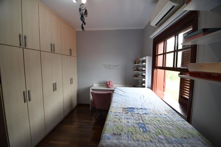 Casa à venda com 400m², 4 quartos e 5 vagasQuarto 3 - Suíte