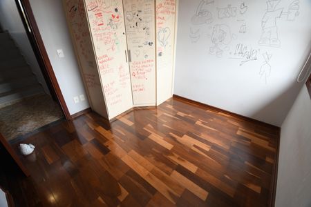 Casa à venda com 400m², 4 quartos e 5 vagasQuarto 2