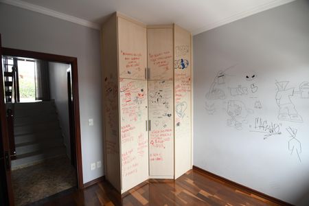 Casa à venda com 400m², 4 quartos e 5 vagasQuarto 2