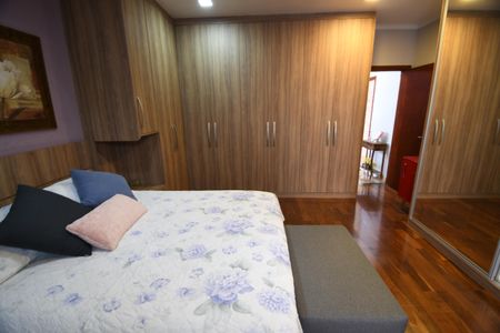 Casa à venda com 400m², 4 quartos e 5 vagasQuarto 4 - Suíte