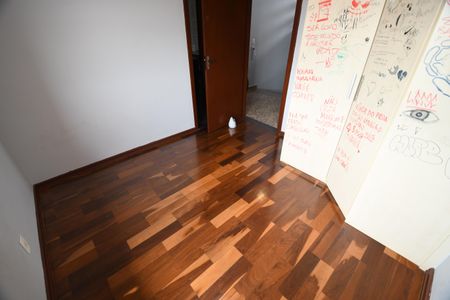 Casa à venda com 400m², 4 quartos e 5 vagasQuarto 2