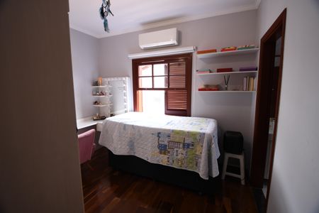 Casa à venda com 400m², 4 quartos e 5 vagasQuarto 3 - Suíte