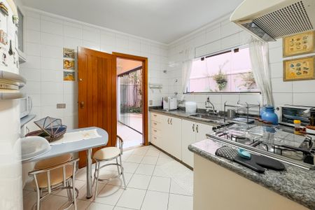 Casa à venda com 204m², 3 quartos e 3 vagas Casa à venda com 204m², 3 quartos e 3 vagasCozinha