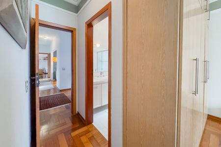 Casa à venda com 204m², 3 quartos e 3 vagas Casa à venda com 204m², 3 quartos e 3 vagasBanheiro da Suíte