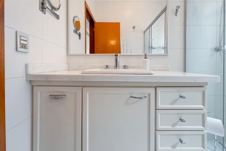 Casa à venda com 204m², 3 quartos e 3 vagas Casa à venda com 204m², 3 quartos e 3 vagasBanheiro da Suíte