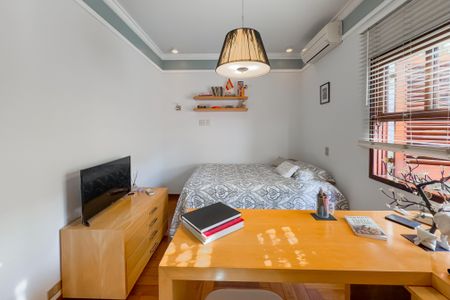Casa à venda com 204m², 3 quartos e 3 vagas Casa à venda com 204m², 3 quartos e 3 vagasQuarto 1