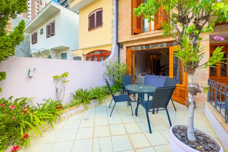 Casa à venda com 204m², 3 quartos e 3 vagas Casa à venda com 204m², 3 quartos e 3 vagasVaranda da Sala