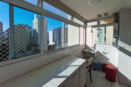 Apartamento à venda com 114m², 3 quartos e 2 vagas Apartamento à venda com 114m², 3 quartos e 2 vagasÁrea de Serviço