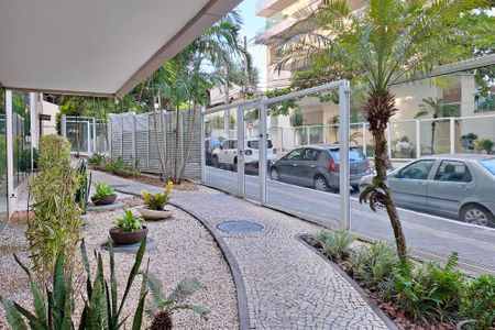 Apartamento à venda com 114m², 3 quartos e 2 vagas Apartamento à venda com 114m², 3 quartos e 2 vagasFachada