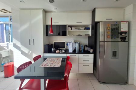 Apartamento à venda com 114m², 3 quartos e 2 vagas Apartamento à venda com 114m², 3 quartos e 2 vagasCozinha