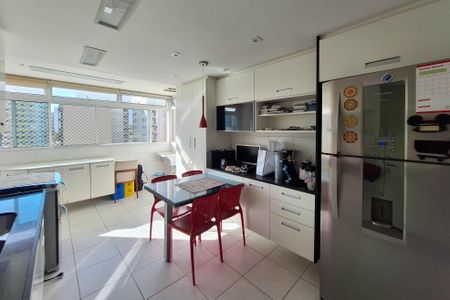 Apartamento à venda com 114m², 3 quartos e 2 vagas Apartamento à venda com 114m², 3 quartos e 2 vagasCozinha