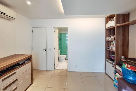 Apartamento à venda com 114m², 3 quartos e 2 vagas Apartamento à venda com 114m², 3 quartos e 2 vagasSuíte