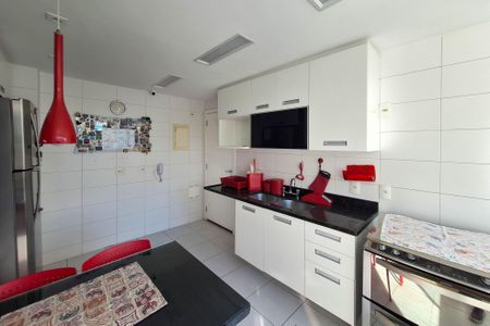 Apartamento à venda com 114m², 3 quartos e 2 vagas Apartamento à venda com 114m², 3 quartos e 2 vagasCozinha
