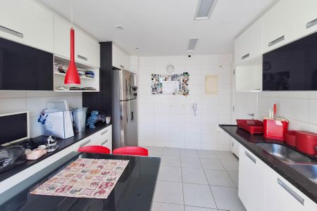 Apartamento à venda com 114m², 3 quartos e 2 vagas Apartamento à venda com 114m², 3 quartos e 2 vagasCozinha