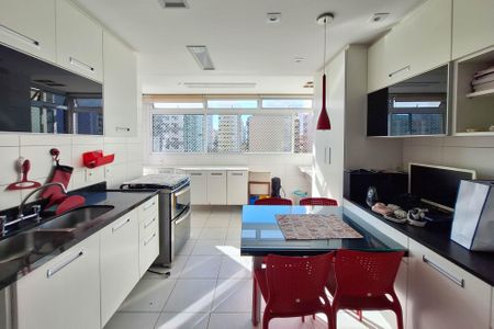 Apartamento à venda com 114m², 3 quartos e 2 vagas Apartamento à venda com 114m², 3 quartos e 2 vagasCozinha