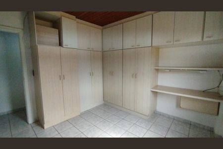 Casa à venda com 208m², 3 quartos e 2 vagasQuarto 2