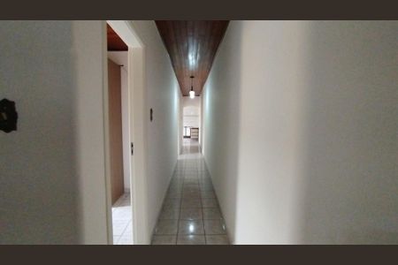 Casa à venda com 208m², 3 quartos e 2 vagasCorredor