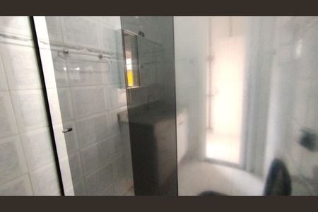 Casa à venda com 208m², 3 quartos e 2 vagasBanheiro