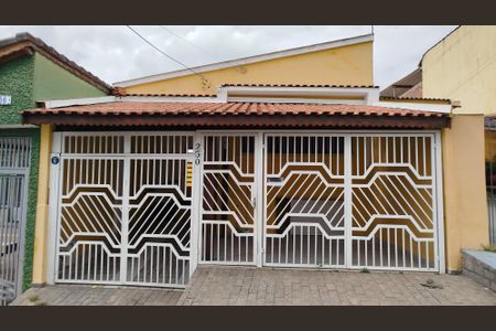 Casa à venda com 208m², 3 quartos e 2 vagasFachada