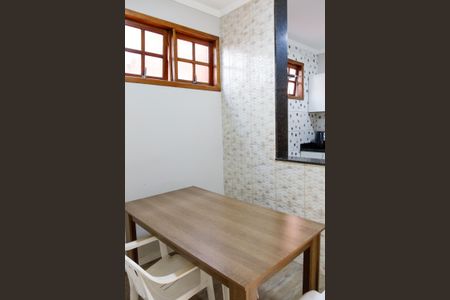 Casa para alugar com 250m², 3 quartos e 2 vagas Casa para alugar com 250m², 3 quartos e 2 vagasCozinha