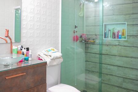 Casa à venda com 118m², 2 quartos e 2 vagas Casa à venda com 118m², 2 quartos e 2 vagasBanheiro da Suite