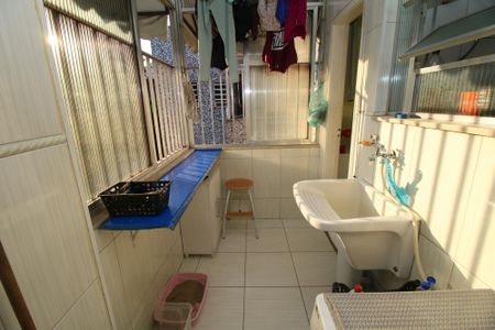 Apartamento à venda com 74m², 3 quartos e 1 vagaÁrea de Serviço