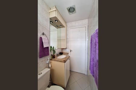 Apartamento à venda com 117m², 3 quartos e 2 vagas Apartamento à venda com 117m², 3 quartos e 2 vagasBanheiro 1