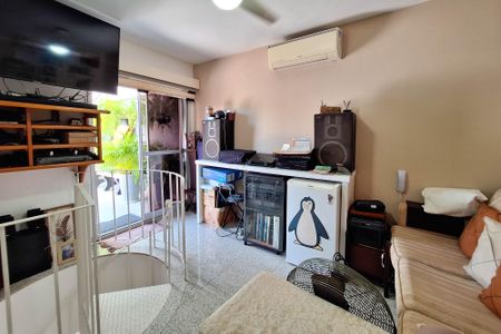 Apartamento à venda com 117m², 3 quartos e 2 vagas Apartamento à venda com 117m², 3 quartos e 2 vagasSala 2