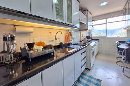 Apartamento à venda com 117m², 3 quartos e 2 vagas Apartamento à venda com 117m², 3 quartos e 2 vagasCozinha