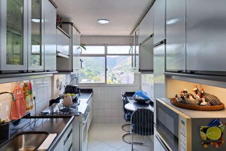 Apartamento à venda com 117m², 3 quartos e 2 vagas Apartamento à venda com 117m², 3 quartos e 2 vagasCozinha